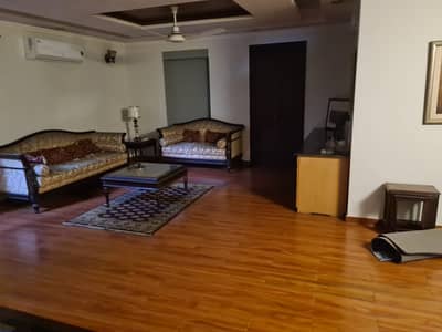 One Kanal Used Modern Design Bungalow For Sale At Prime Location Of DHA Lahore Near To Park Masjid & Commercial Market