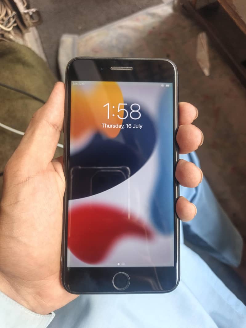 Apple iPhone 7 Plus 0