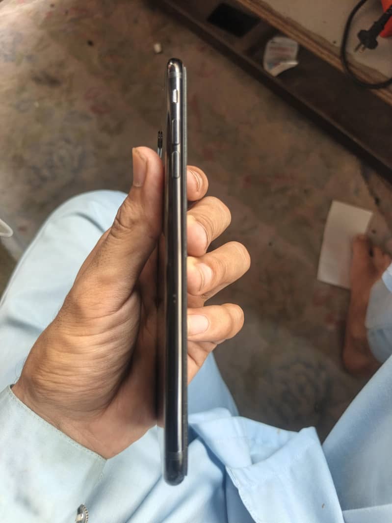 Apple iPhone 7 Plus 5