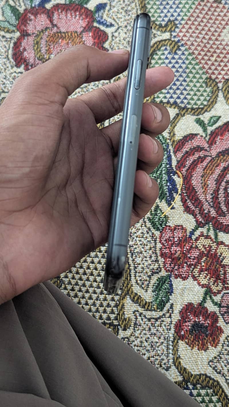 Apple iPhone X 3