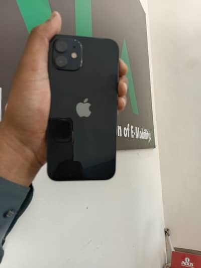 Apple iPhone 12