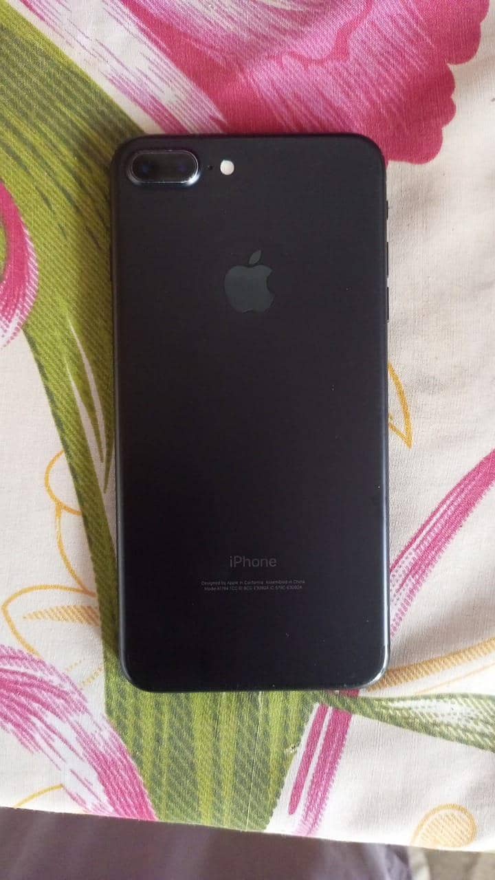 Apple iPhone 7 Plus 1
