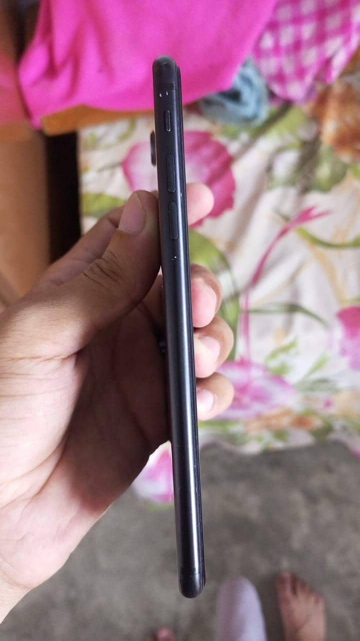 Apple iPhone 7 Plus 5