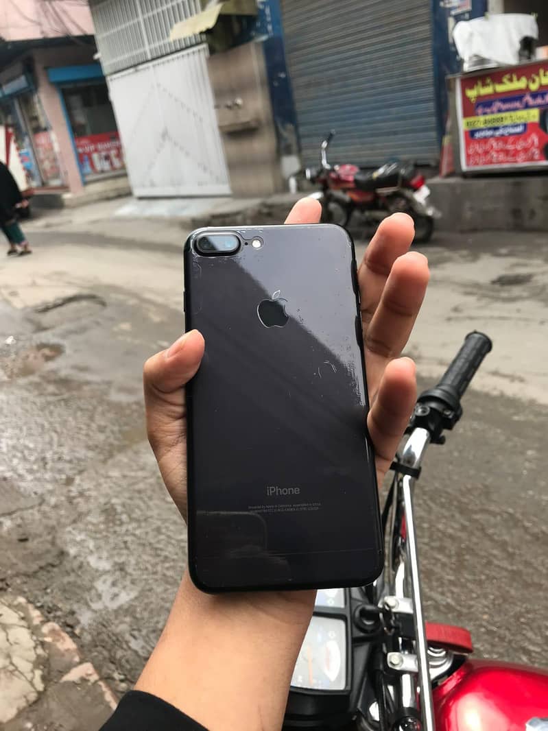 Apple iPhone 7 Plus 3