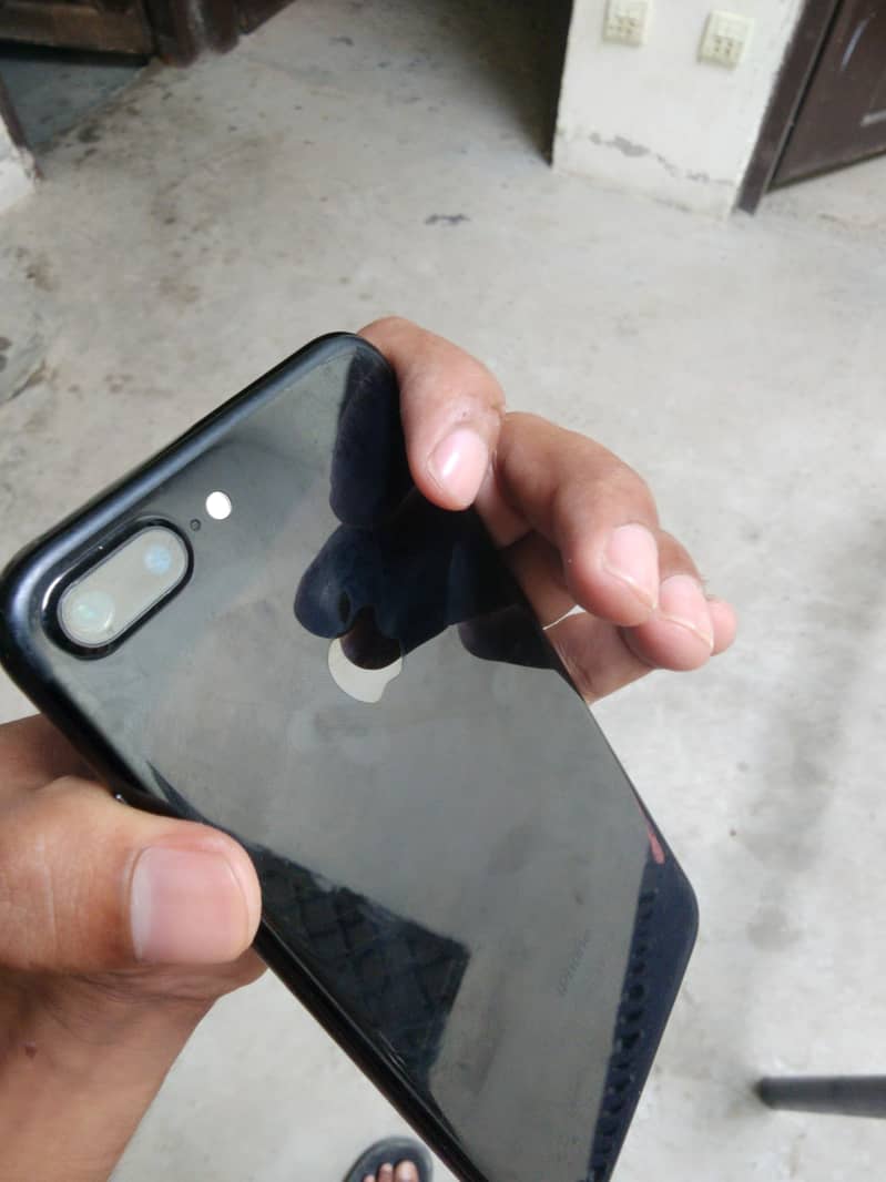 Apple iPhone 7 Plus 0