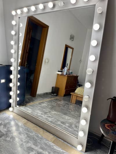 Large Vanity mirror - excellent condition