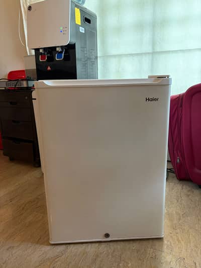 Haier Mini Fridge (Exellent condition)