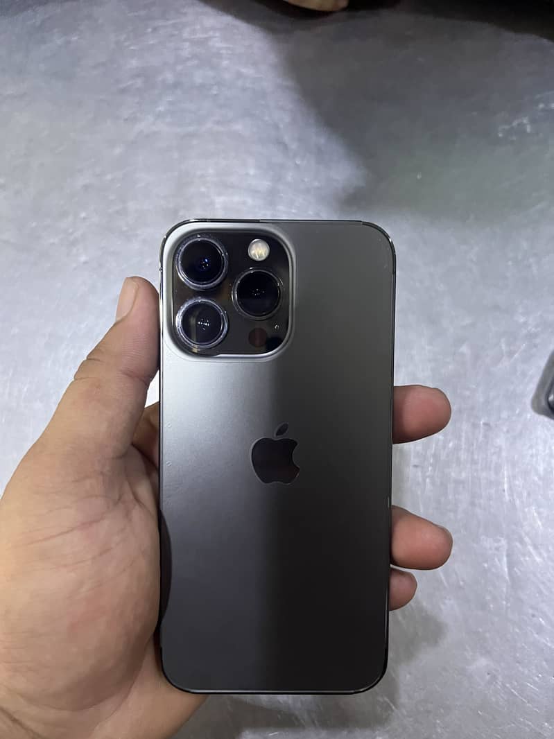 Apple iPhone 13 Pro 4