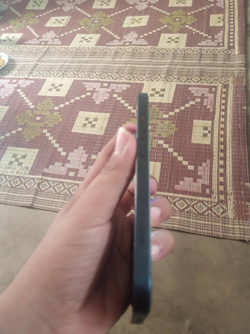 Apple iPhone 13 3