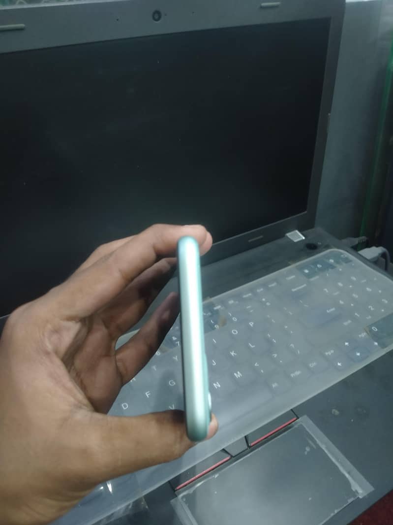 Apple iPhone 11 2