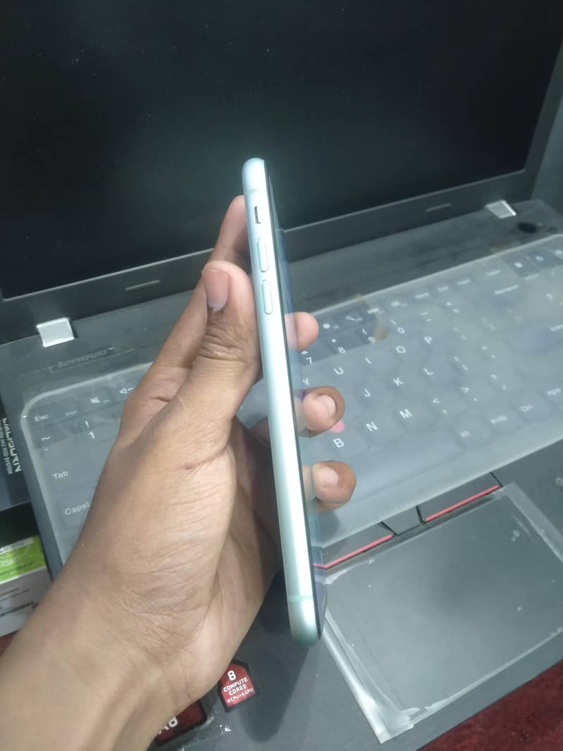 Apple iPhone 11 6
