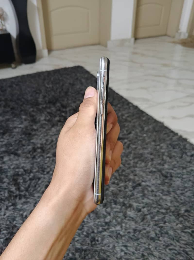 Apple iPhone X 1