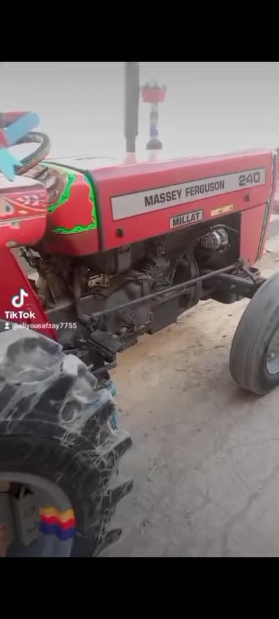 traktar 240 sath trali