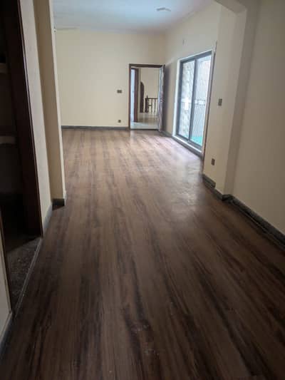 1 Kanal upper portion in Model town Lahore