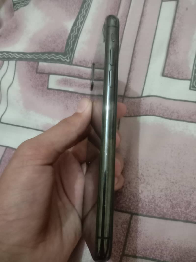 Apple iPhone X 3