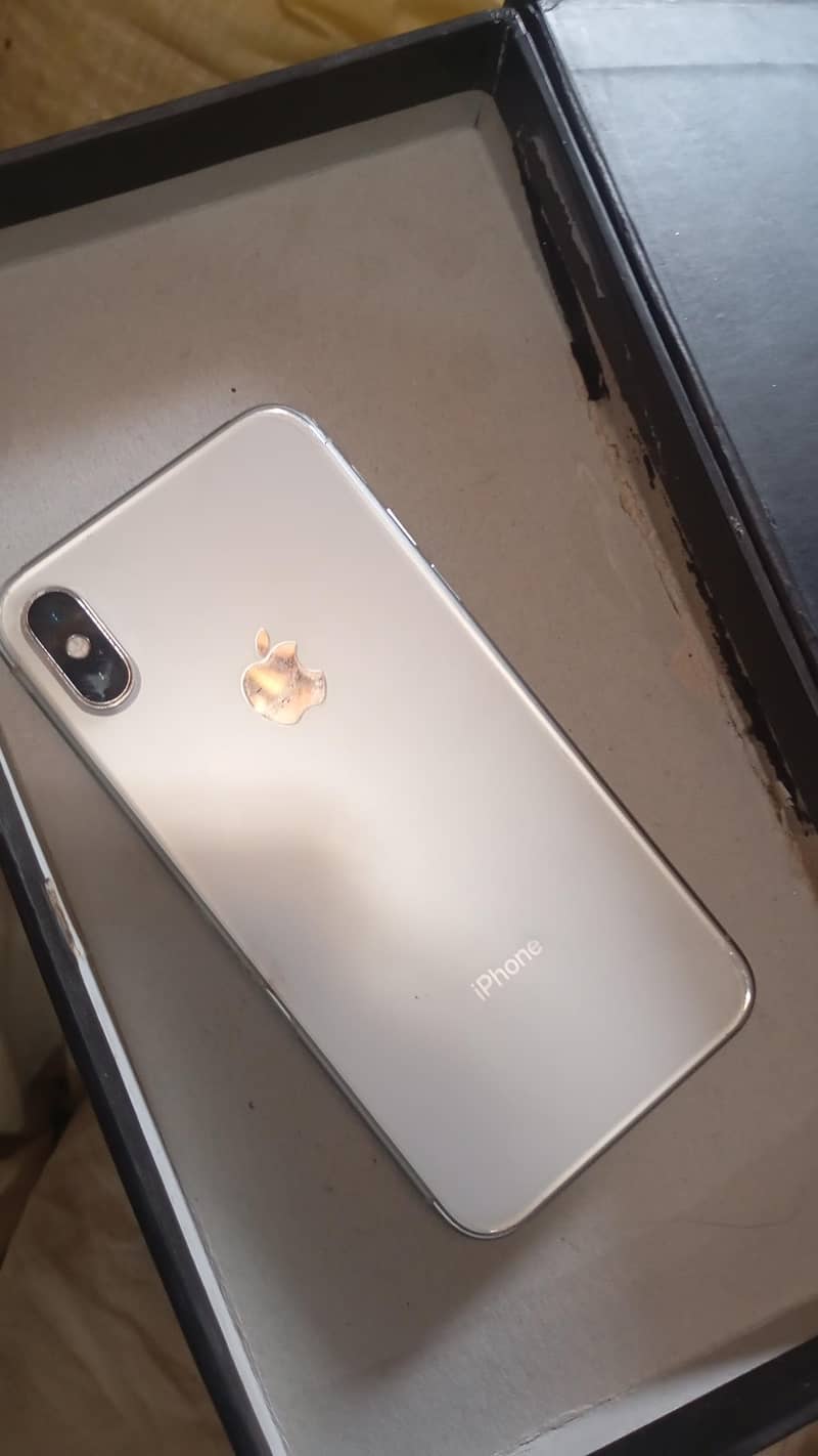 Apple iPhone X 4