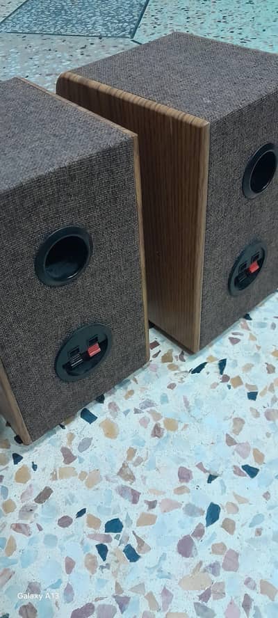 bookshelf speaker brand new