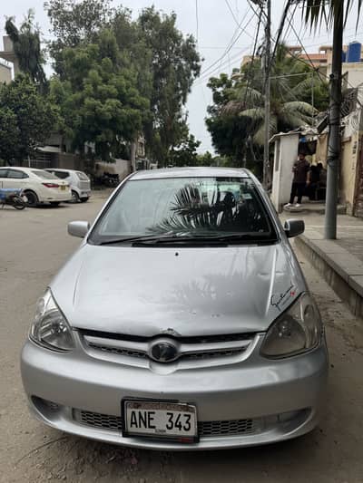 Toyota Platz 2003
