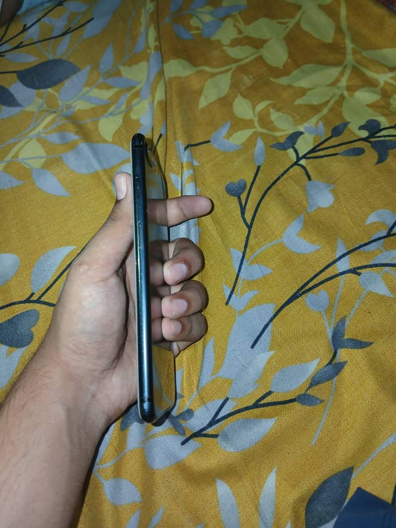 Apple iPhone 7 Plus 1