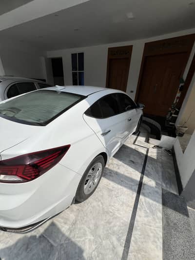 Hyundai Elantra 2021