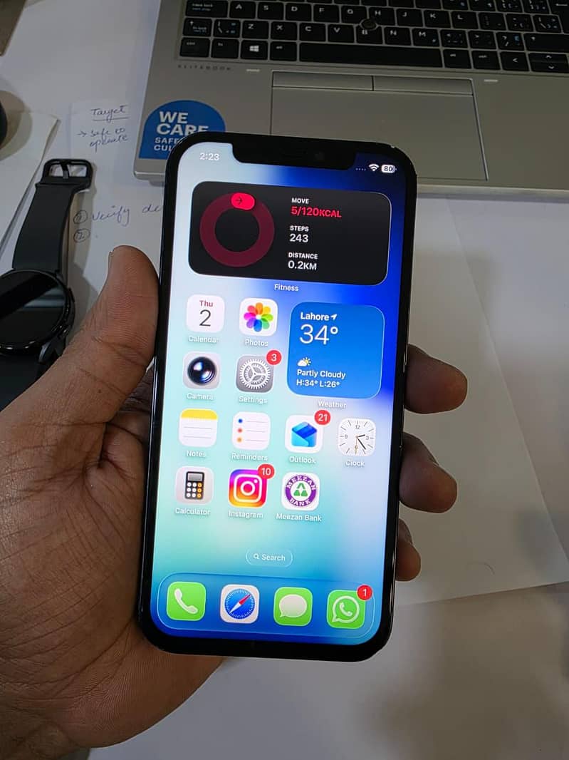 Apple iPhone 12 1
