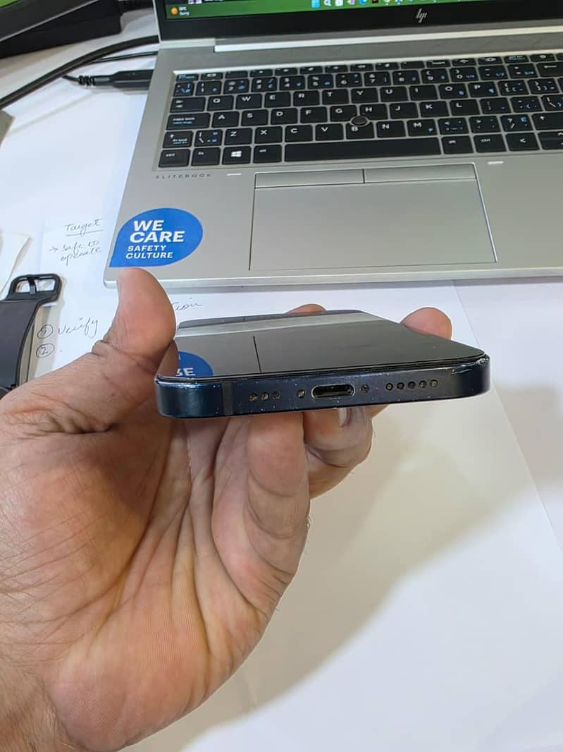 Apple iPhone 12 5