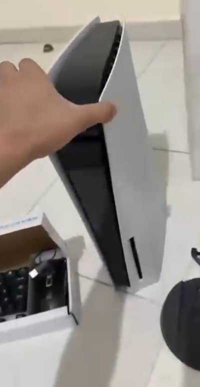 ps5 only 3month used (international variant)