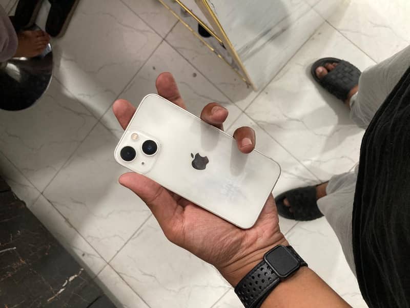 Apple iPhone 13 mini 0