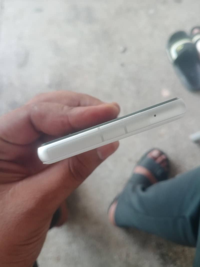 Google Pixel 7a 2