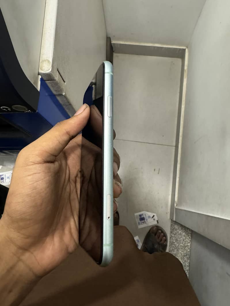 iPhone 11 0