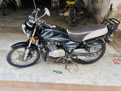 Suzuki GS 150 2017