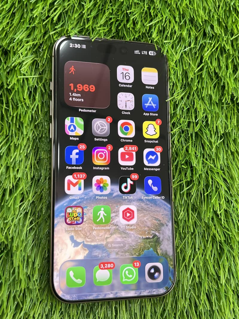 Apple iPhone 16 Pro Max 5