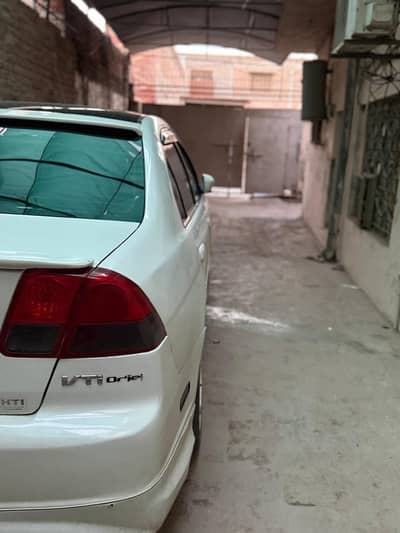 Honda Civic Oriel 2004