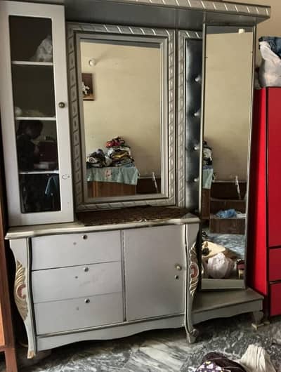deco paint dubal  bed 2side tablets or dressing  for sale