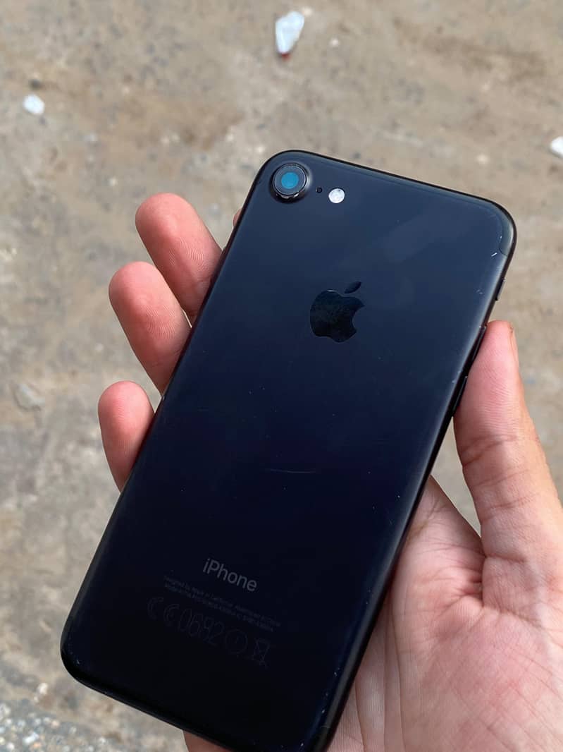 Apple iPhone 7 2
