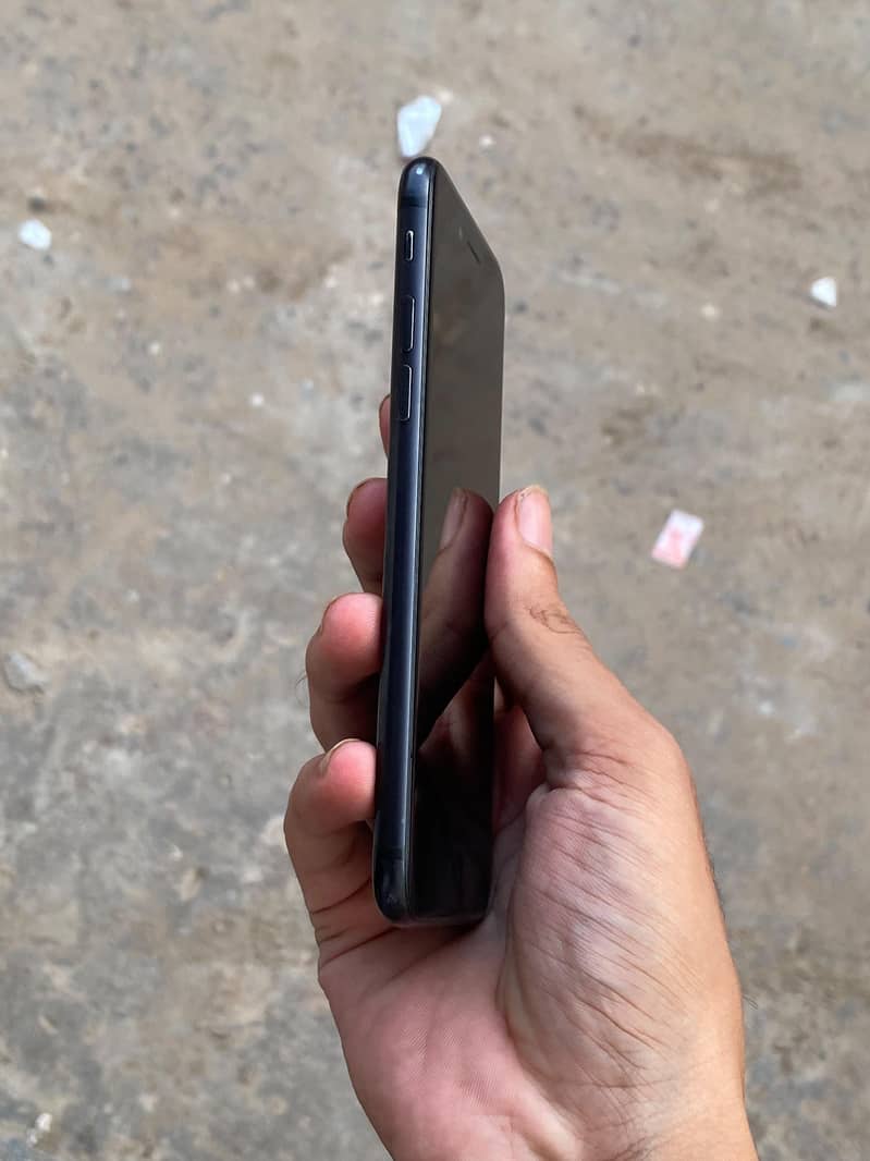 Apple iPhone 7 4