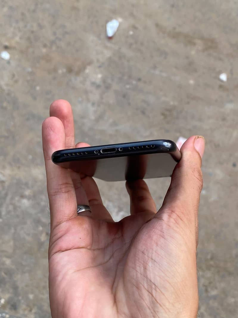 Apple iPhone 7 7