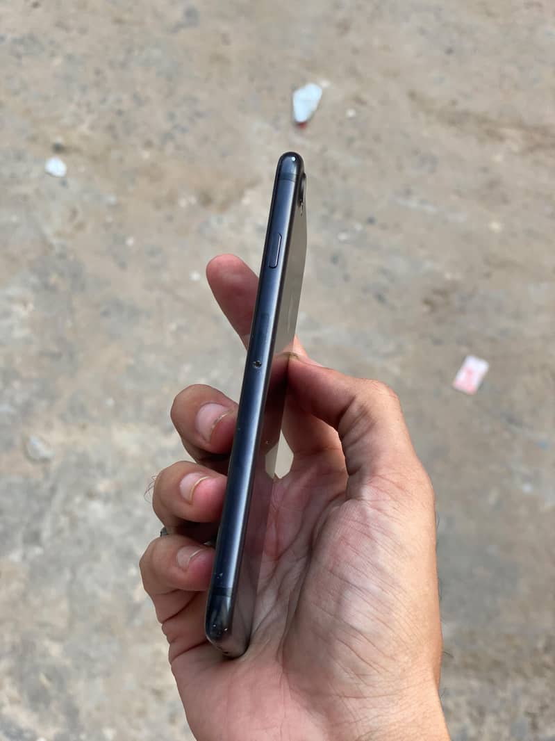 Apple iPhone 7 10