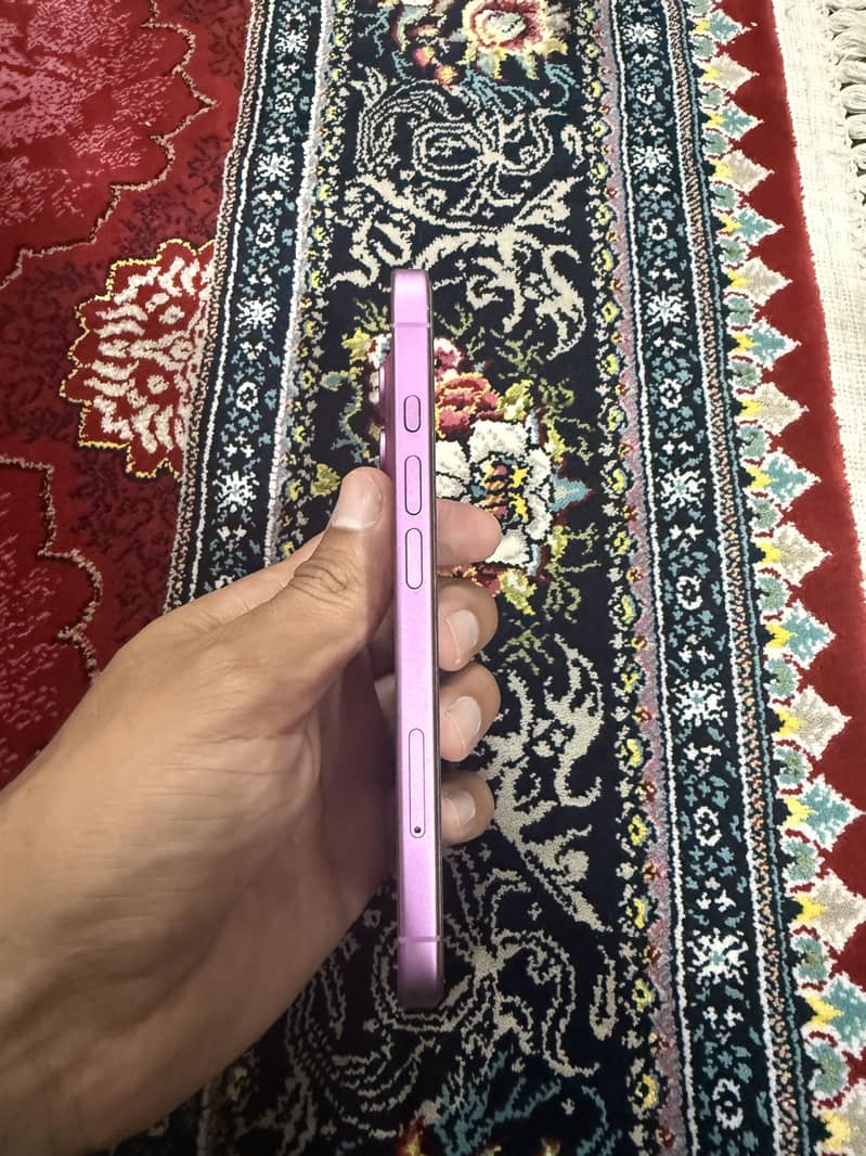 Apple iPhone 16 0