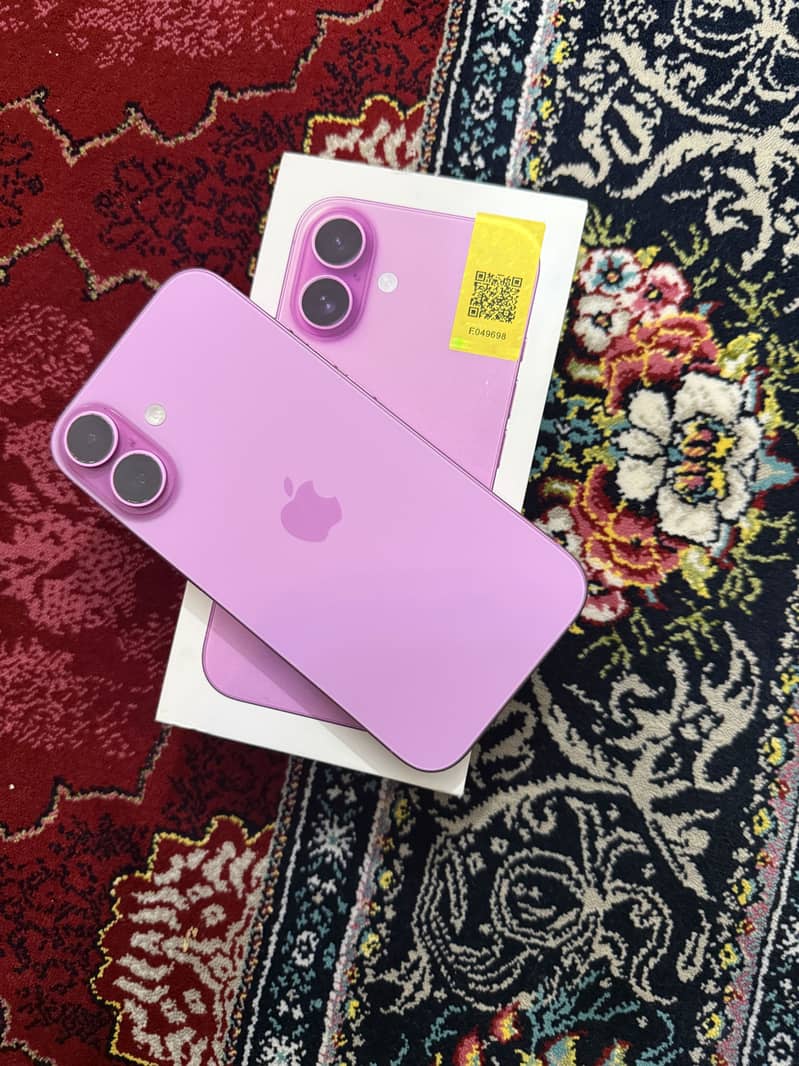 Apple iPhone 16 3