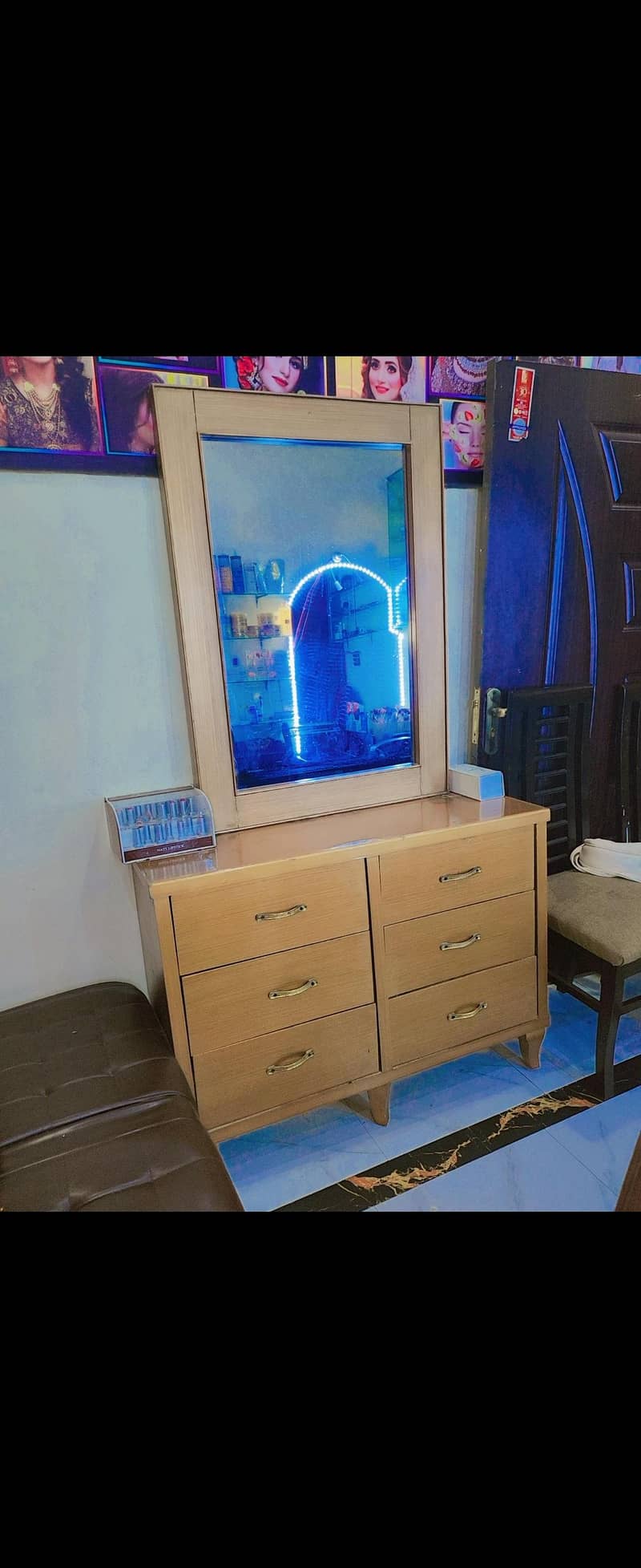 bed set with side table and dressing 4