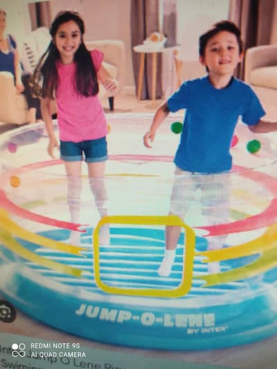 Intex jump o leen jump castle