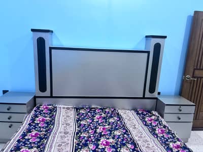 Glossy blue wooden bedset