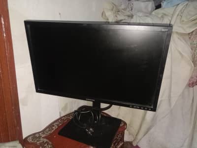 24 inch monitor simple led without speakers condition 10/9