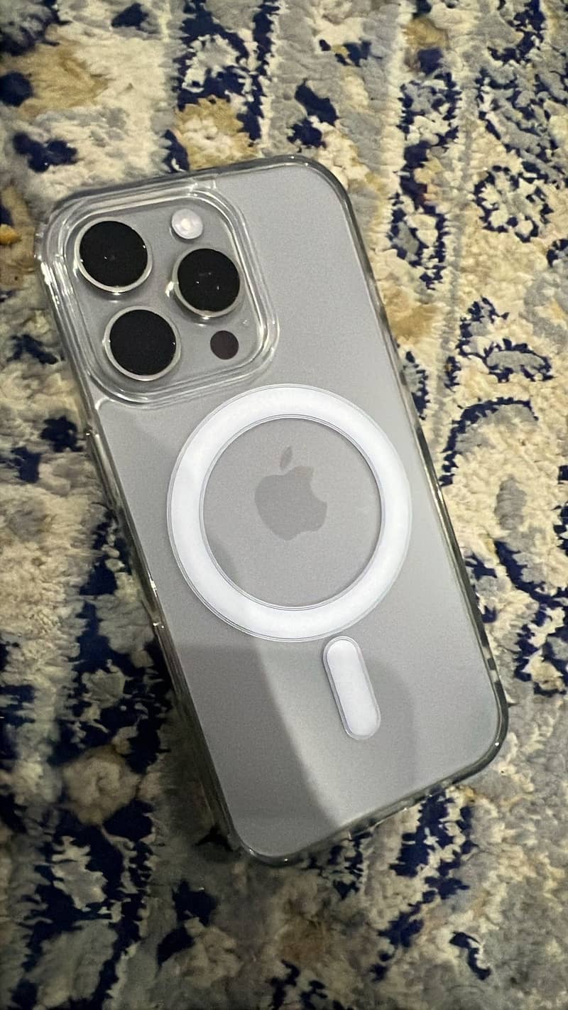Apple iPhone 16 Pro 1