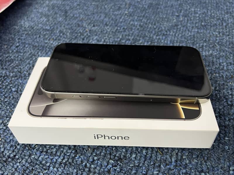 Apple iPhone 16 Pro 4