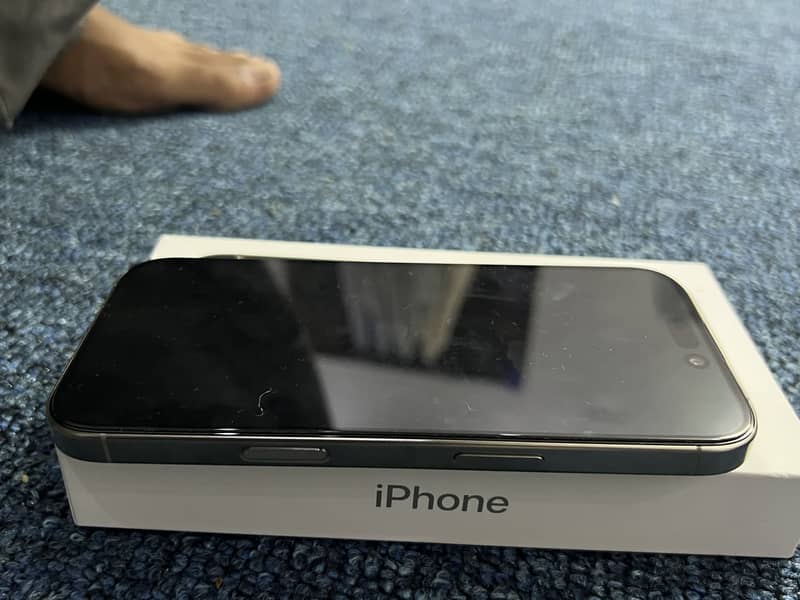 Apple iPhone 16 Pro 6