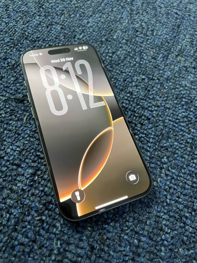Apple iPhone 16 Pro 8