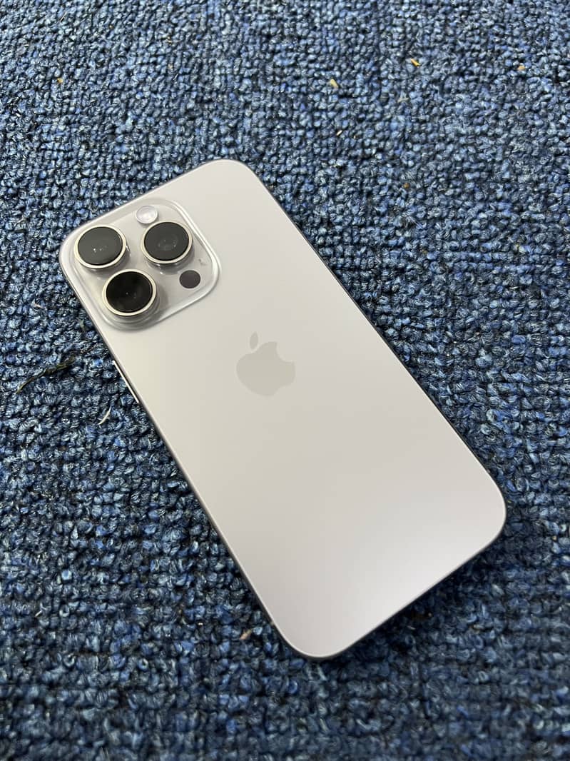 Apple iPhone 16 Pro 14