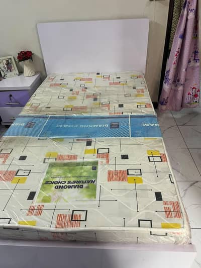 wooden Single bad with Diamond foam Mattress